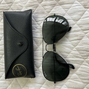 AUTHENTIC - Ray Ban Aviators Polarized (Total Black)
